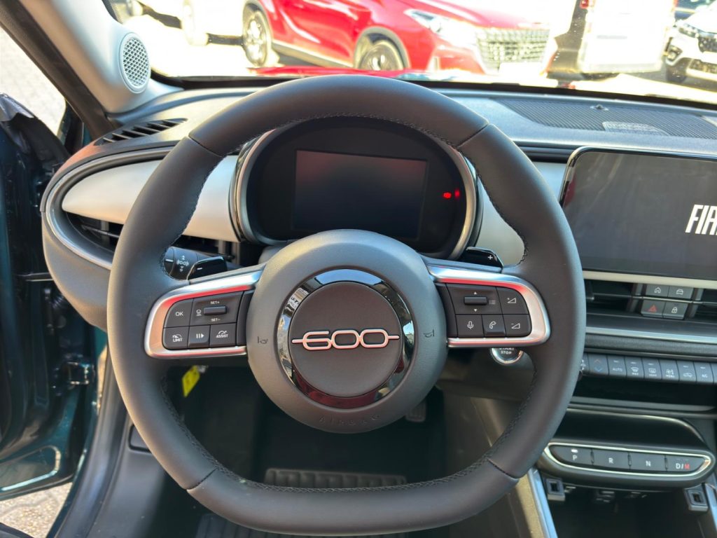 FIAT 600 Hybrid 145CV DCT MHEV La Prima *VERDE MARE - 9