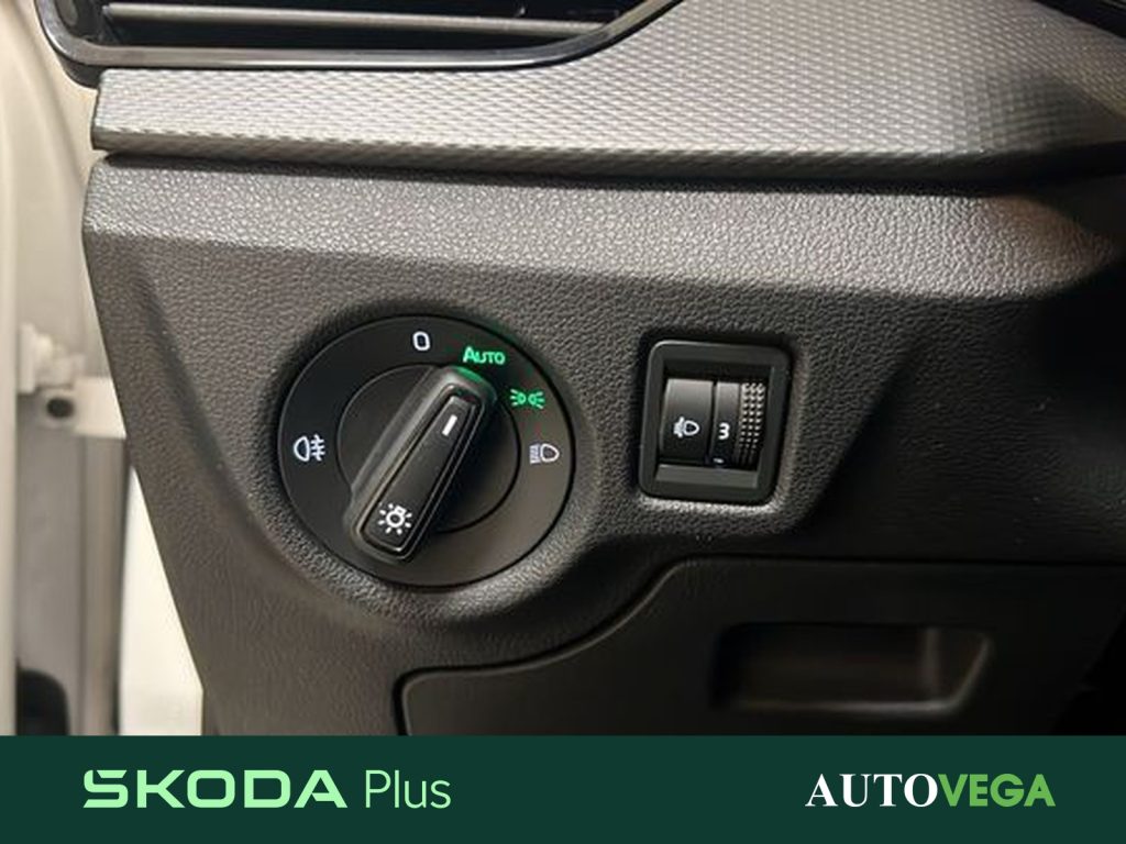 SKODA Kamiq 1.0 g-tec ambition 90cv - 11