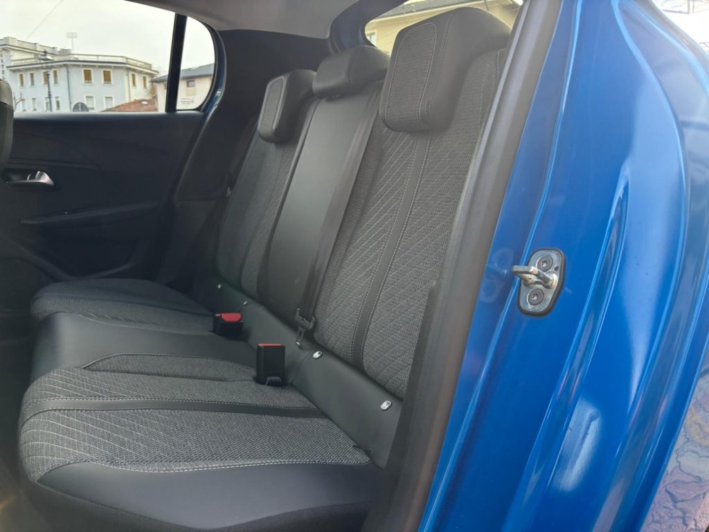 PEUGEOT 208 101cv 5 porte Allure - 9