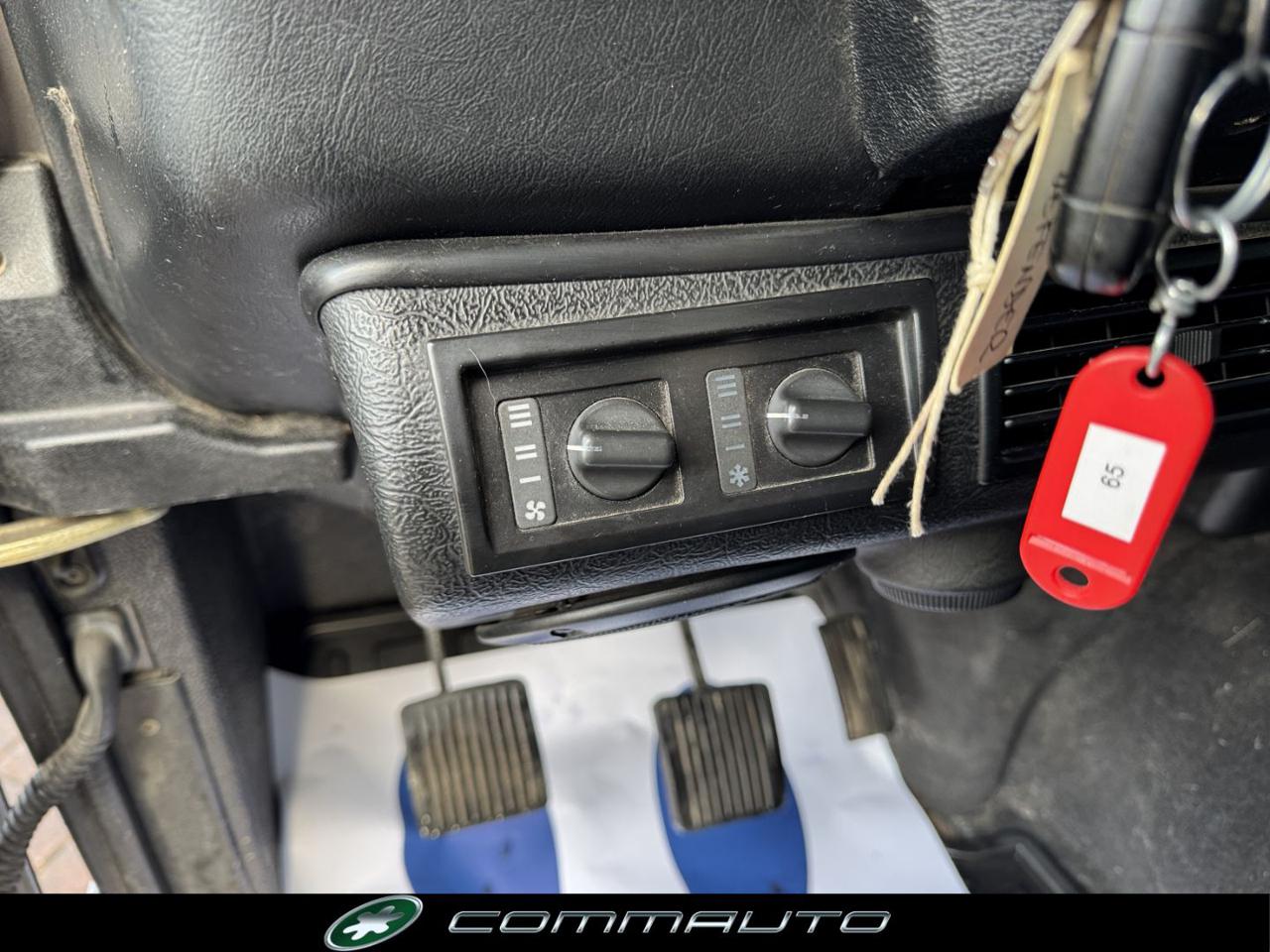 LAND ROVER Defender 110 2.5 Td5 cat S.W. SE - 12