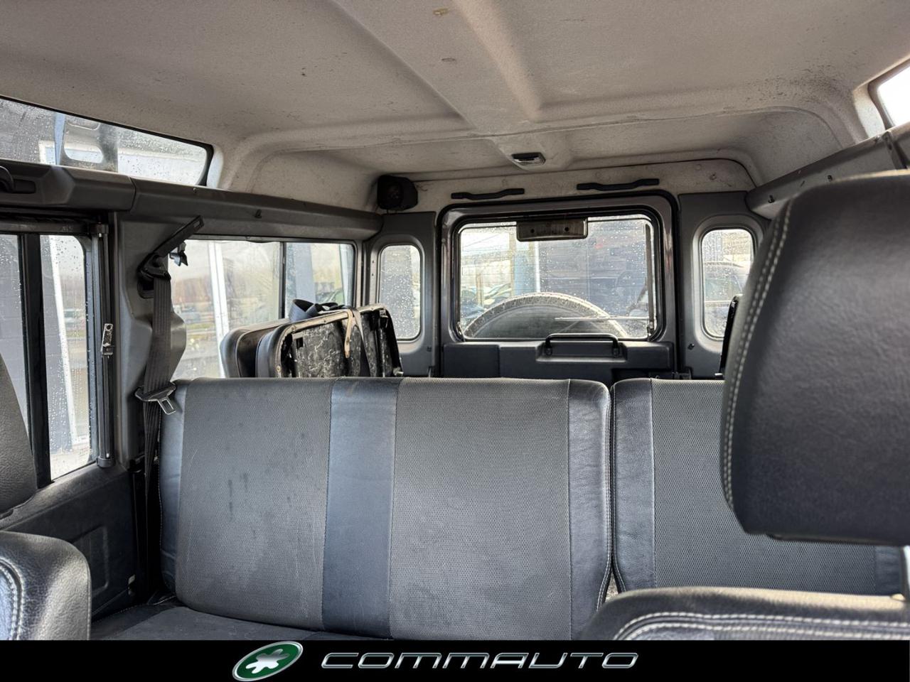 LAND ROVER Defender 110 2.5 Td5 cat S.W. SE - 17