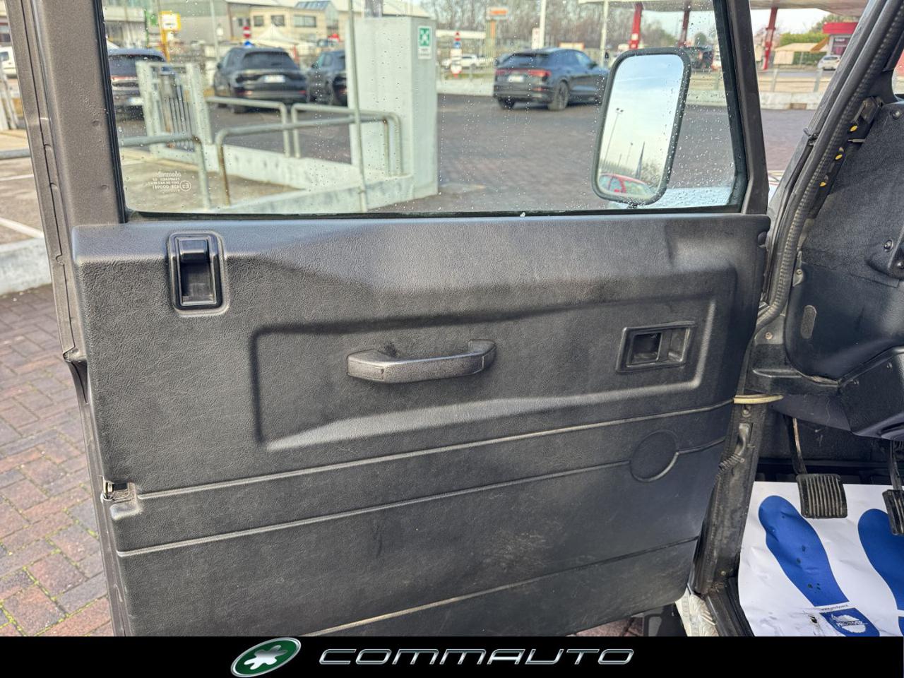 LAND ROVER Defender 110 2.5 Td5 cat S.W. SE - 9