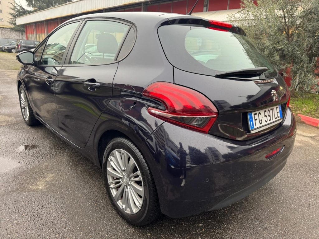 PEUGEOT 208 1° serie PureTech 82 5 porte Allure - 6