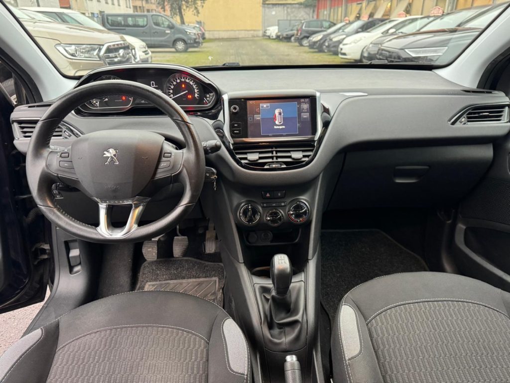 PEUGEOT 208 1° serie PureTech 82 5 porte Allure - 8
