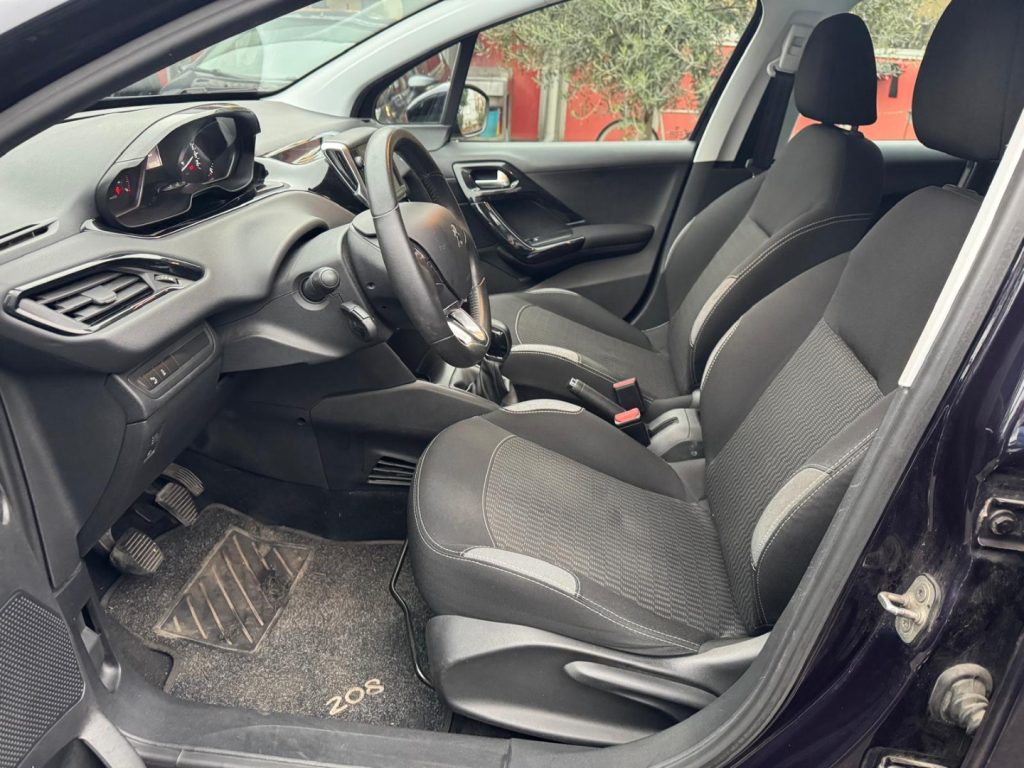 PEUGEOT 208 1° serie PureTech 82 5 porte Allure - 16