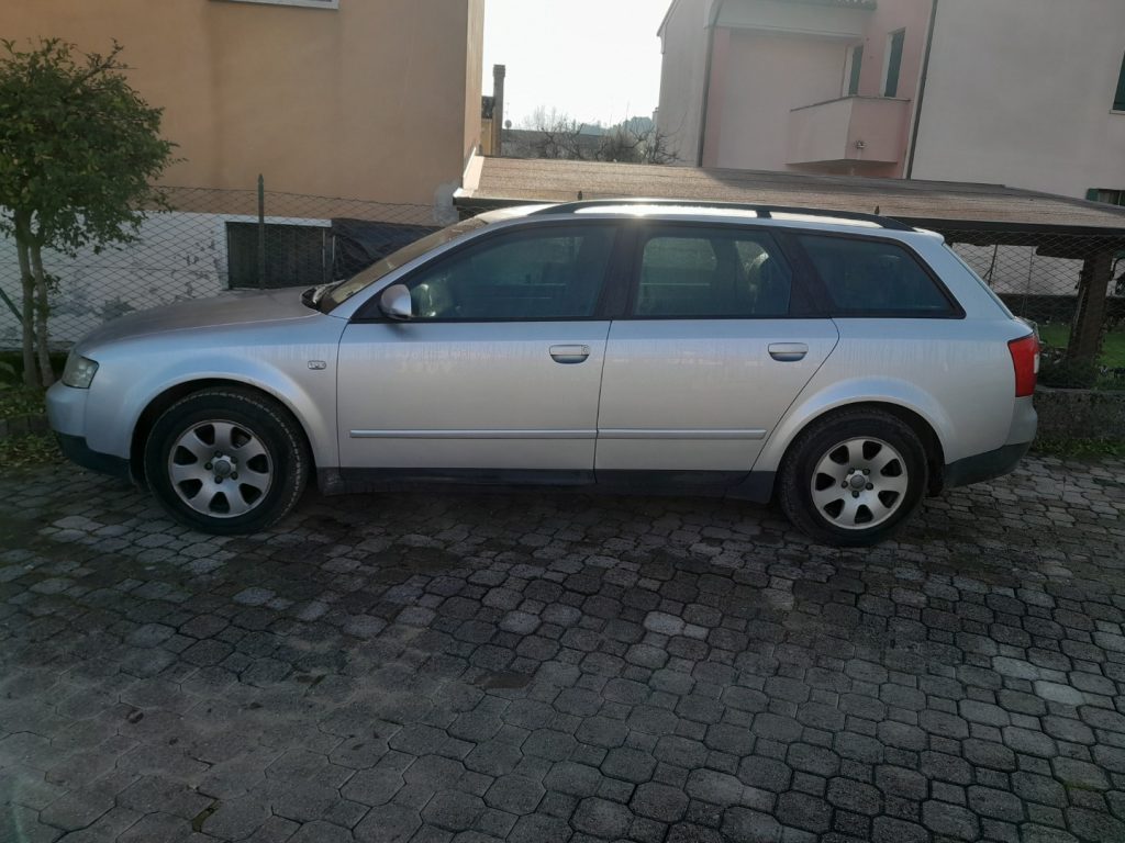 AUDI A4 1.9 TDI/130 CV cat Avant - 4