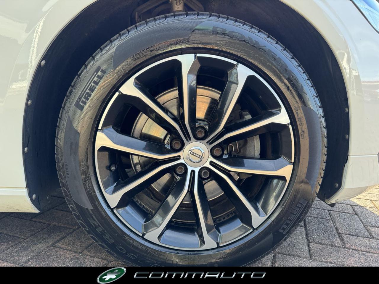 VOLVO V60 D3 AWD Geartronic Momentum - 4