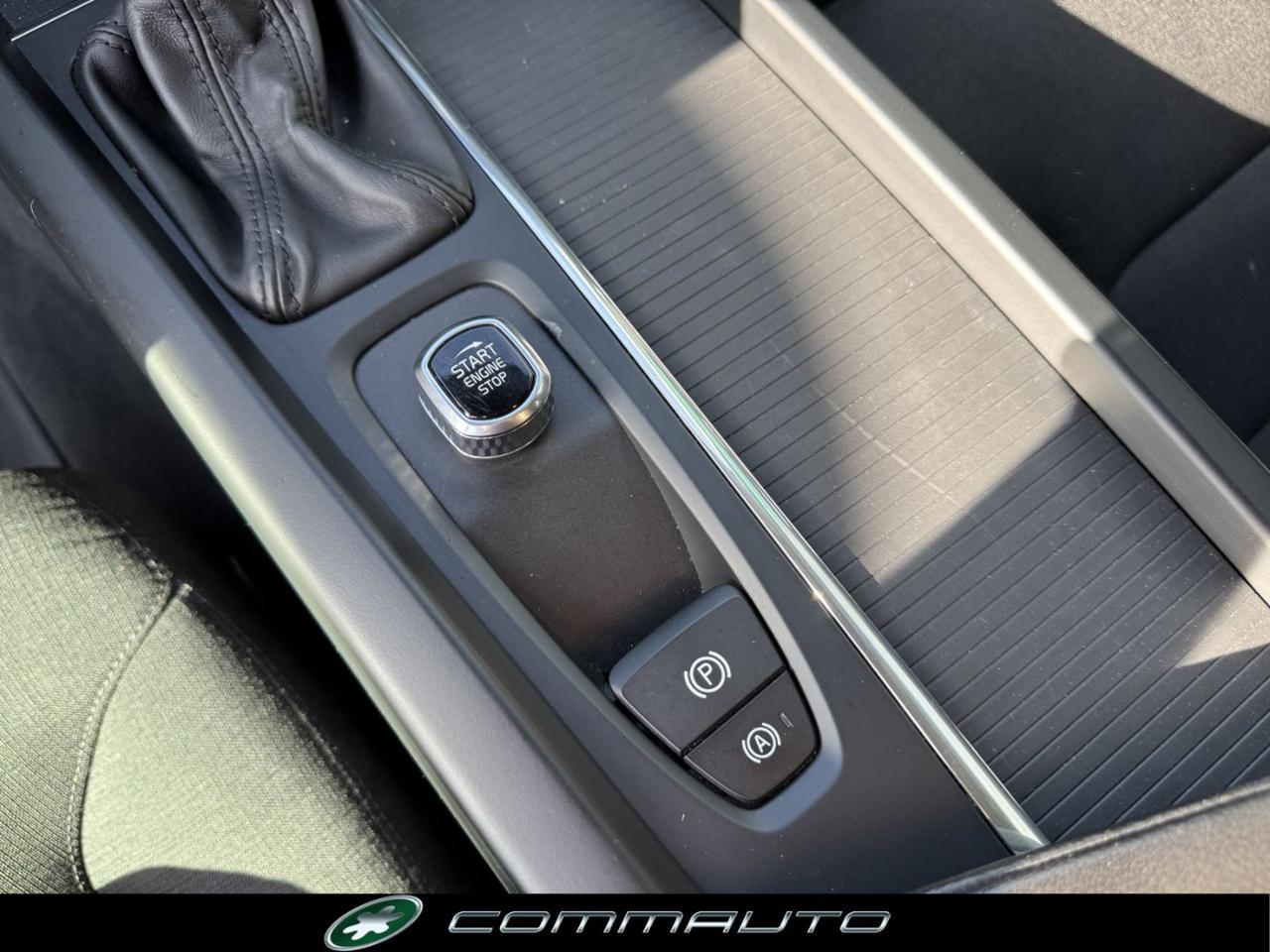 VOLVO V60 D3 AWD Geartronic Momentum - 20