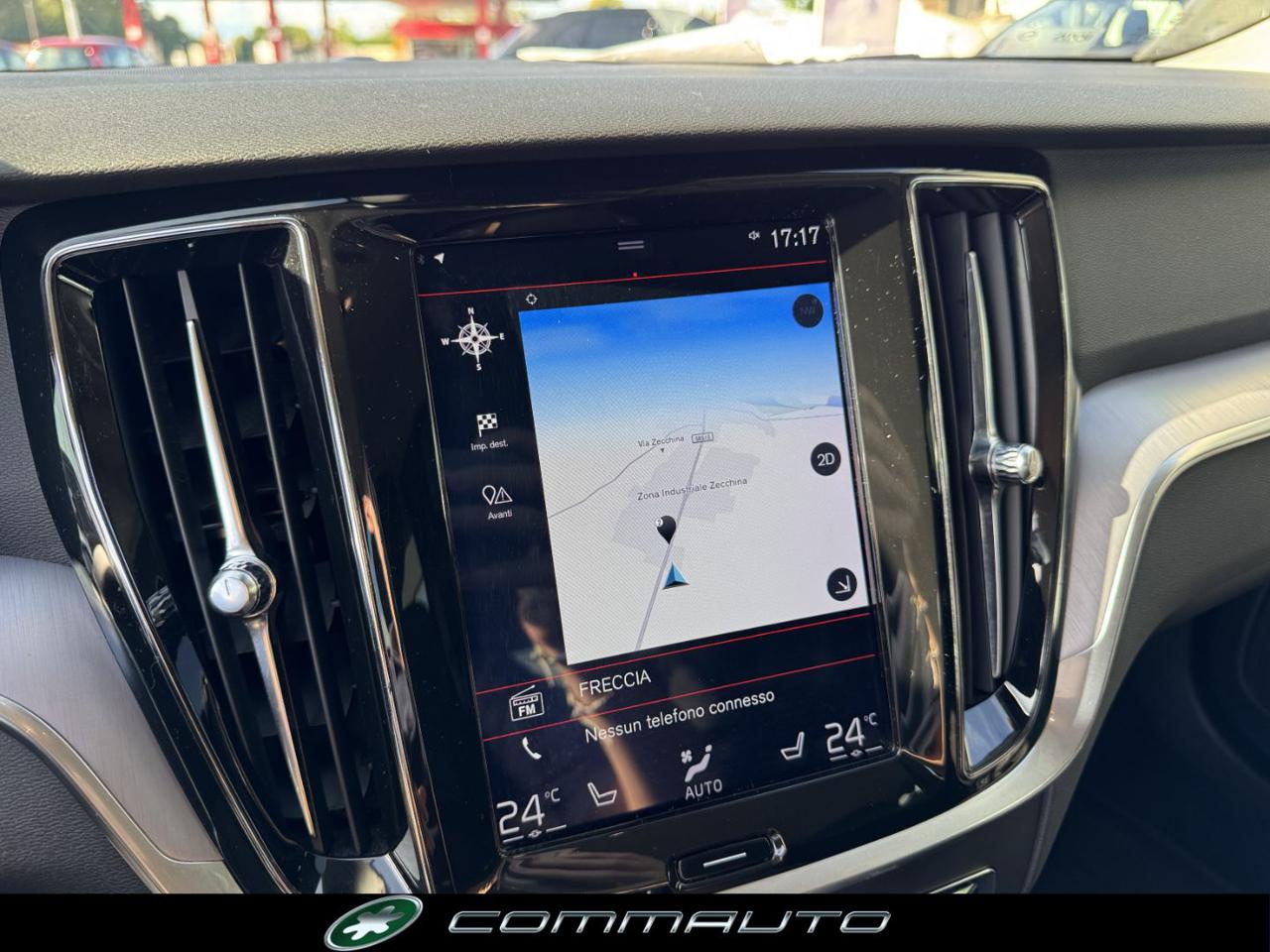 VOLVO V60 D3 AWD Geartronic Momentum - 30