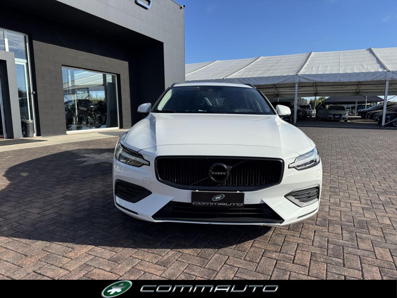 VOLVO V60 D3 AWD Geartronic Momentum - 2