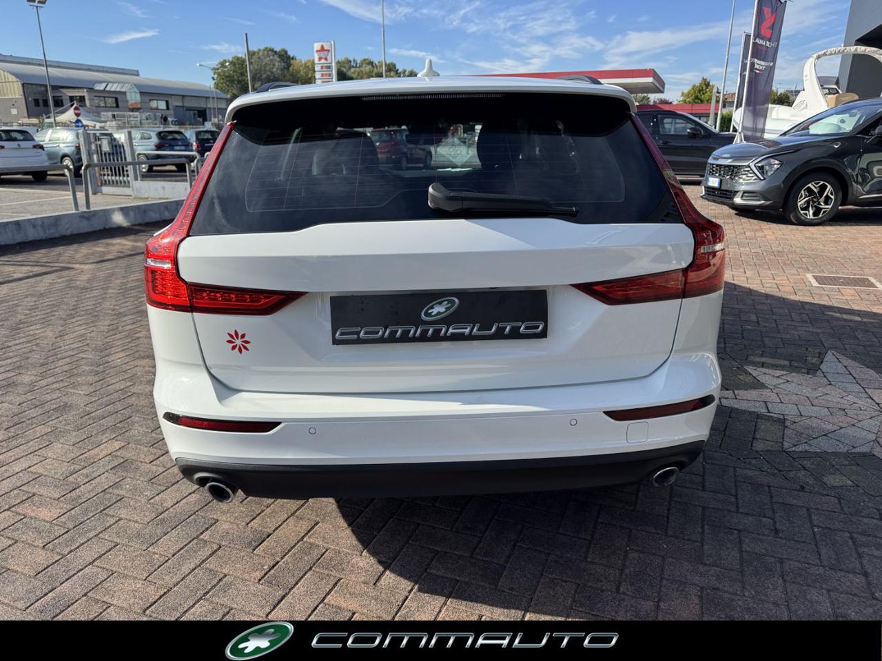 VOLVO V60 D3 AWD Geartronic Momentum - 6