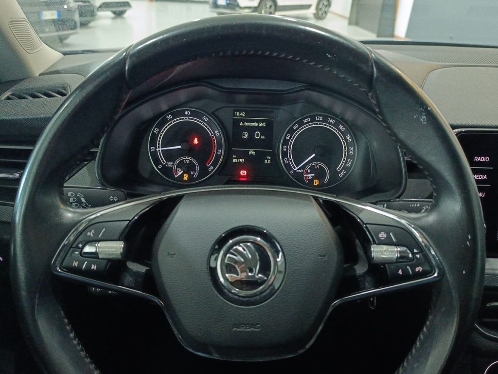 SKODA Kamiq 1.0 G-Tec Ambition - 17