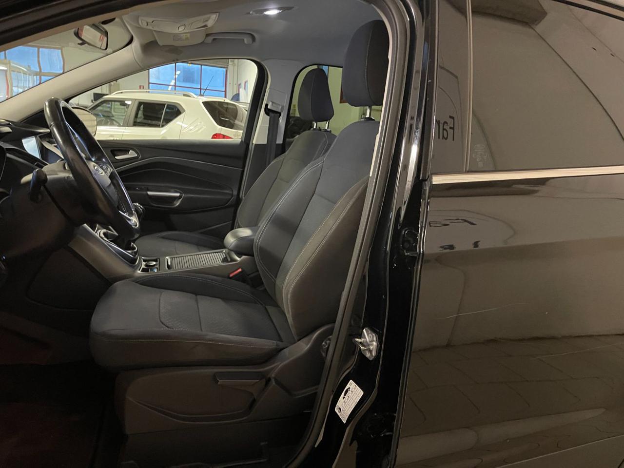 Kuga 9