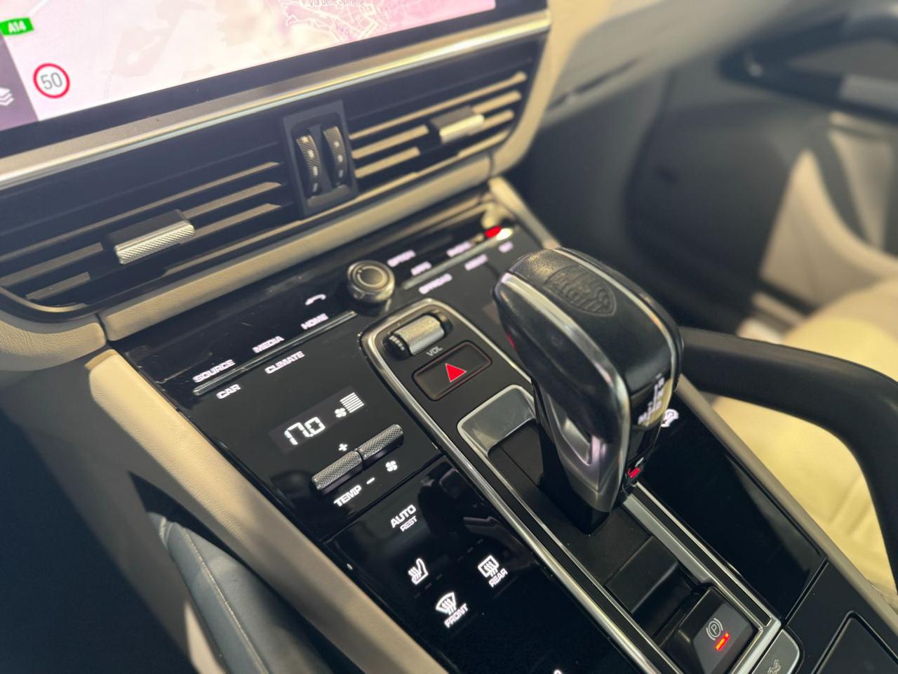 PORSCHE Cayenne Coupé 3.0 V6 Platinum Edition (66.900 km-Unipr.) - 39