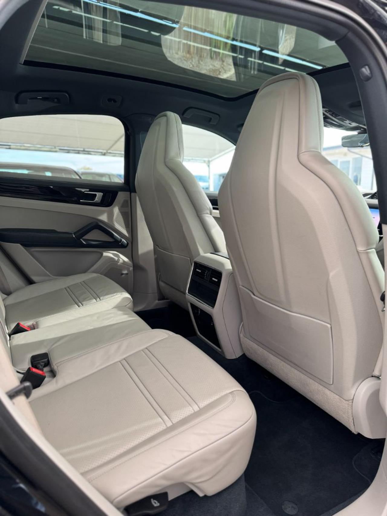 PORSCHE Cayenne Coupé 3.0 V6 Platinum Edition (66.900 km-Unipr.) - 30