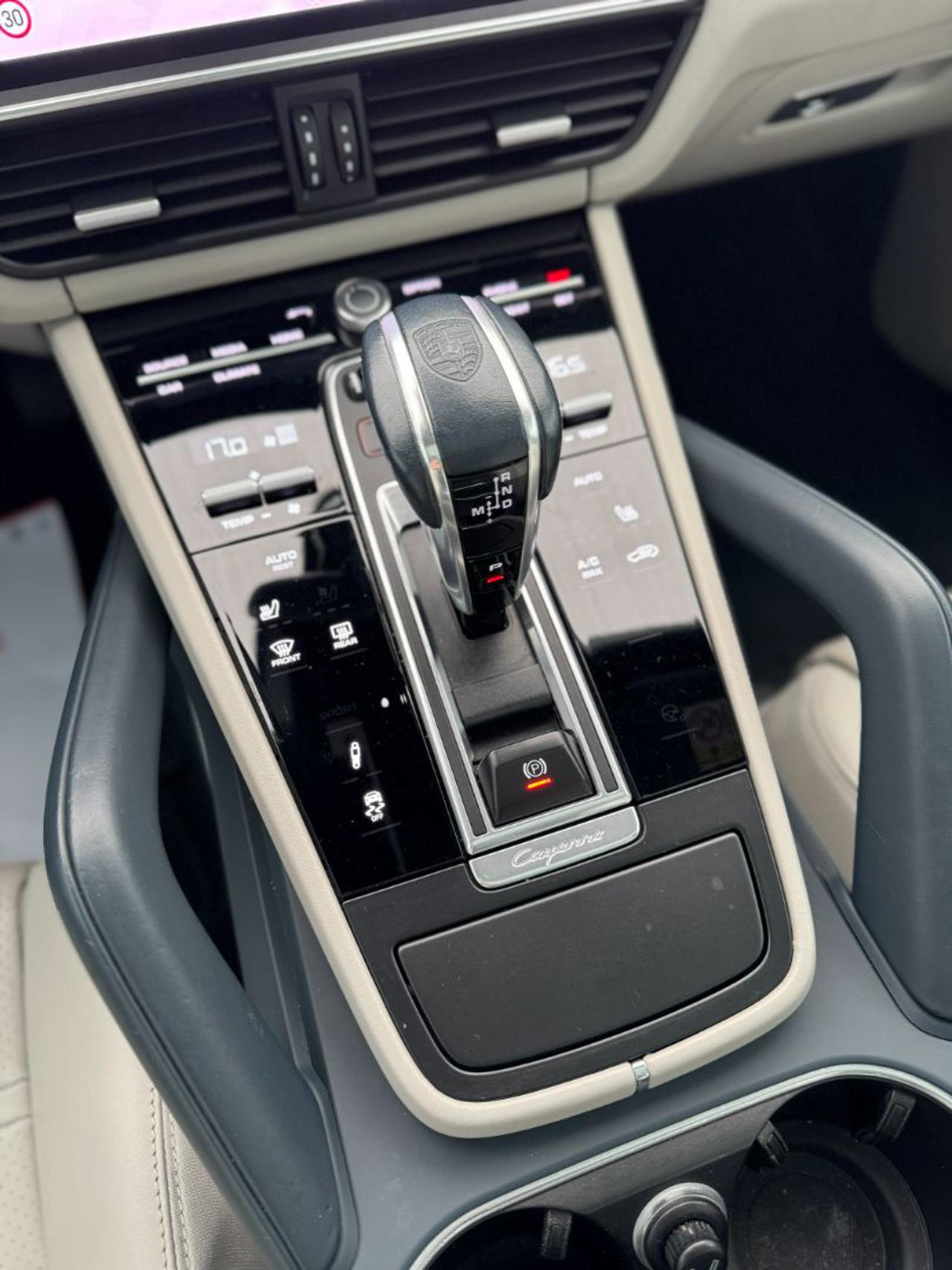 PORSCHE Cayenne Coupé 3.0 V6 Platinum Edition (66.900 km-Unipr.) - 26