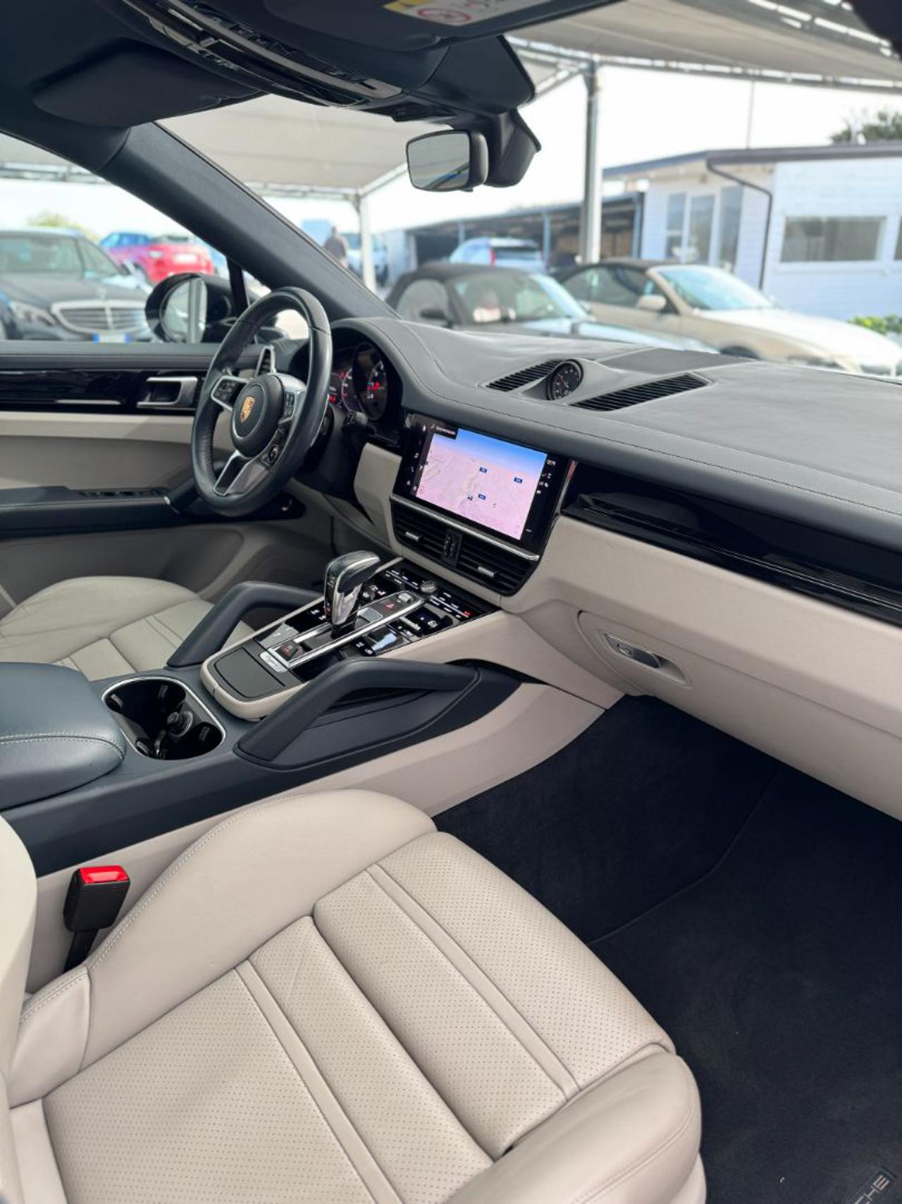 PORSCHE Cayenne Coupé 3.0 V6 Platinum Edition (66.900 km-Unipr.) - 31