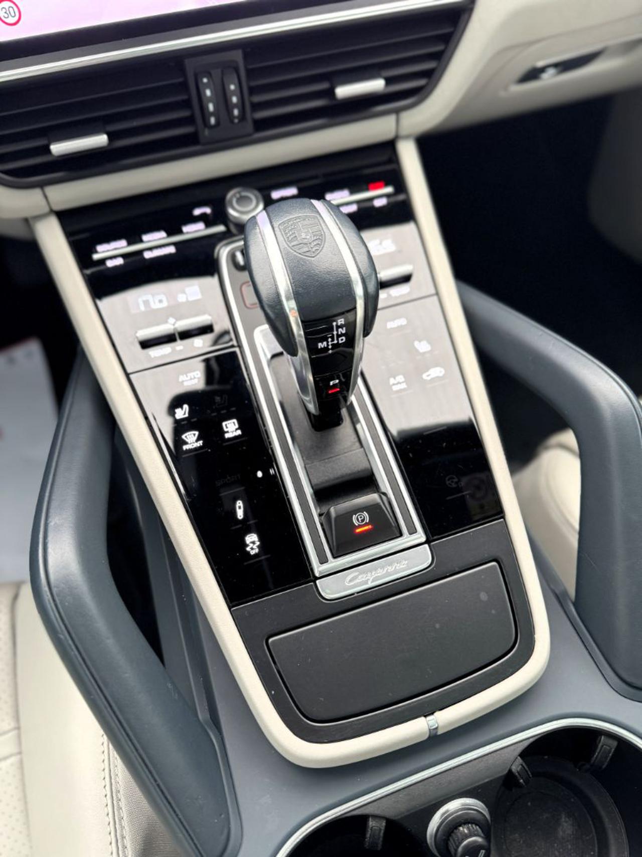 PORSCHE Cayenne Coupé 3.0 V6 Platinum Edition (66.900 km-Unipr.) - 25