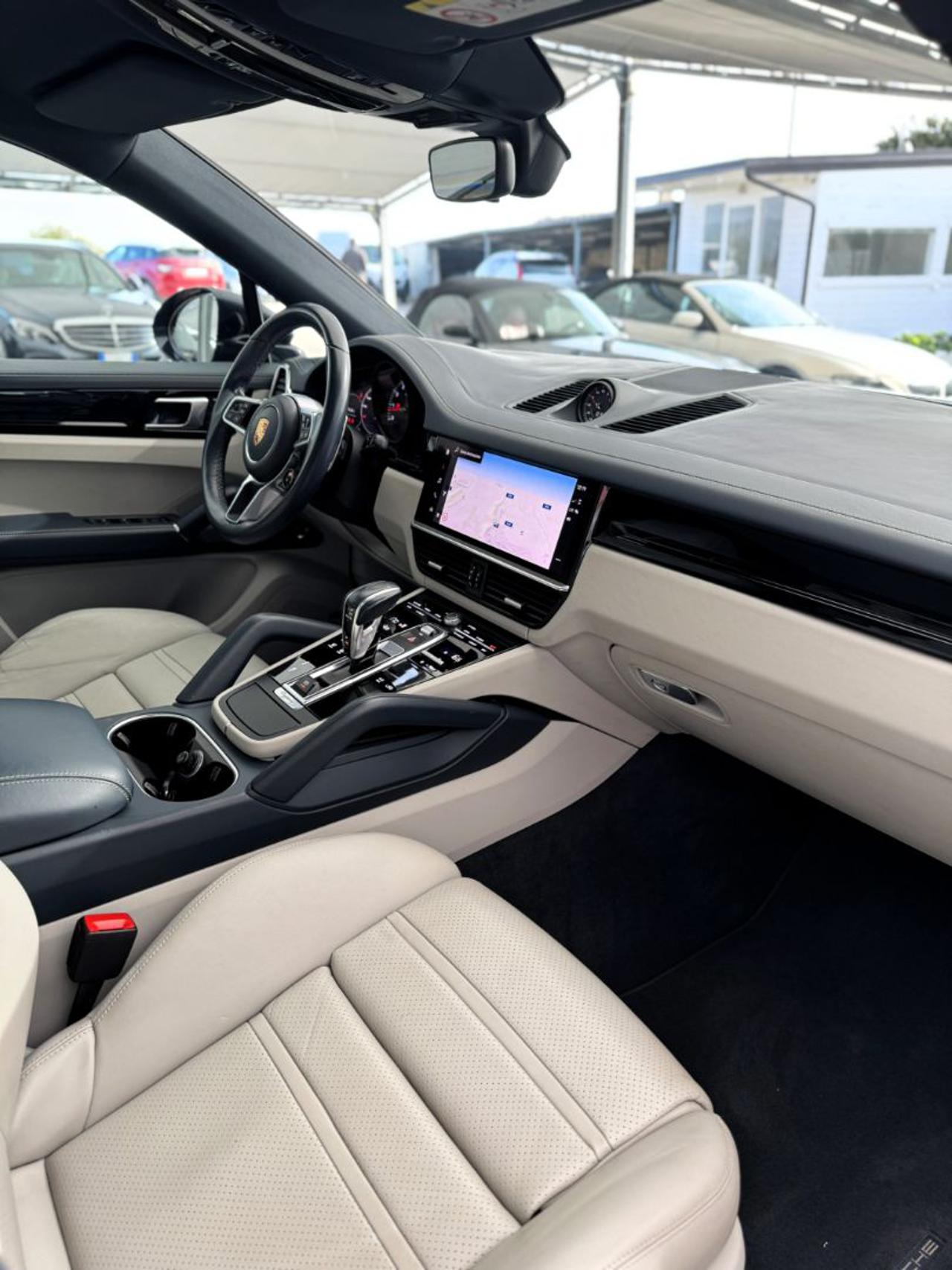 PORSCHE Cayenne Coupé 3.0 V6 Platinum Edition (66.900 km-Unipr.) - 9