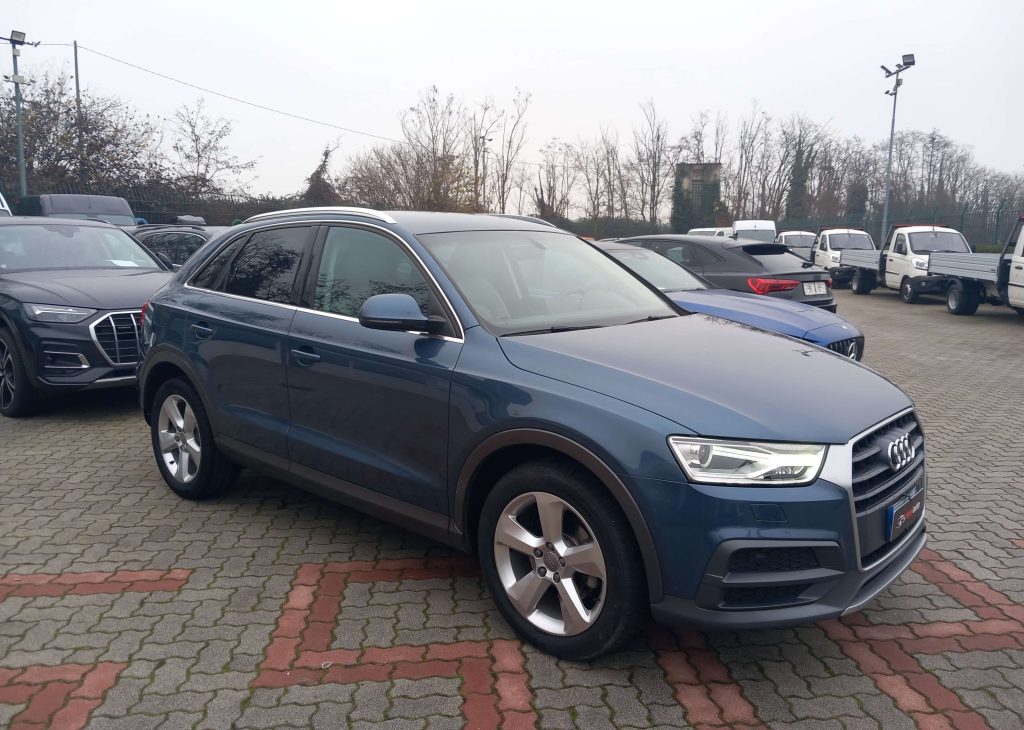 AUDI Q3 2.0 tdi Business 120cv - 3