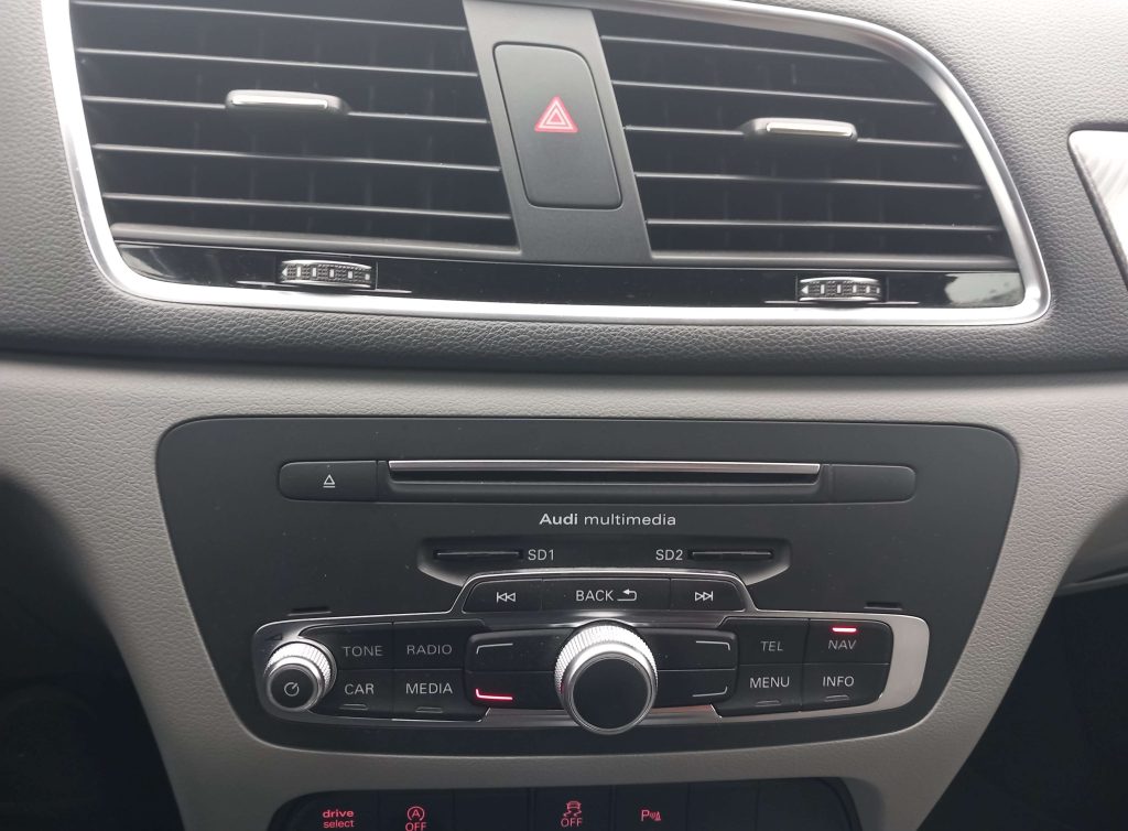 AUDI Q3 2.0 tdi Business 120cv - 11