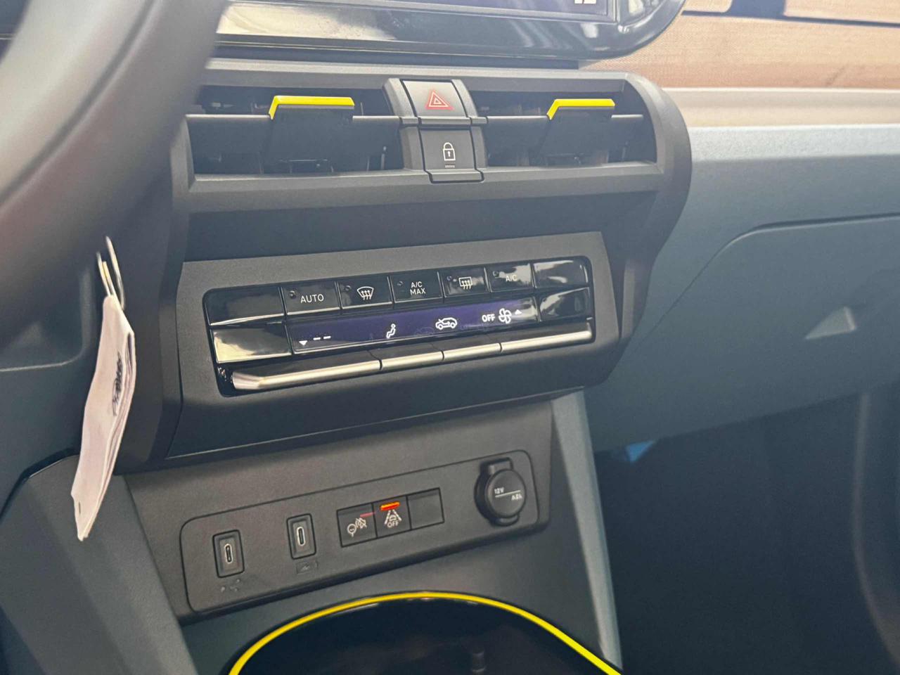 FIAT Grande Panda 1.2 Hybrid 110 CV S&S La Prima - 16