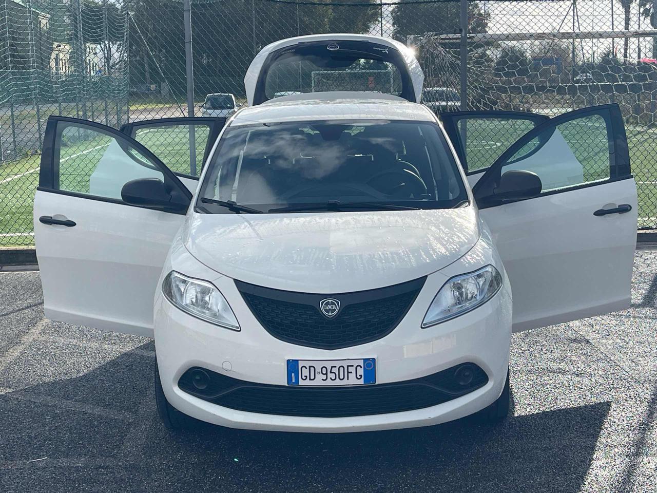 LANCIA Ypsilon 1.0 FireFly 5 porte S&S Hybrid Ecochic Silver - 21