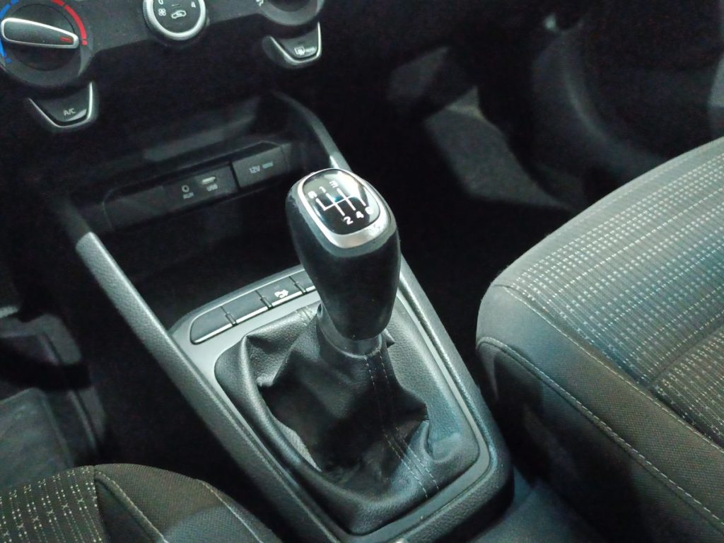 KIA Stonic 1.6 CRDi 115 CV Style - 8