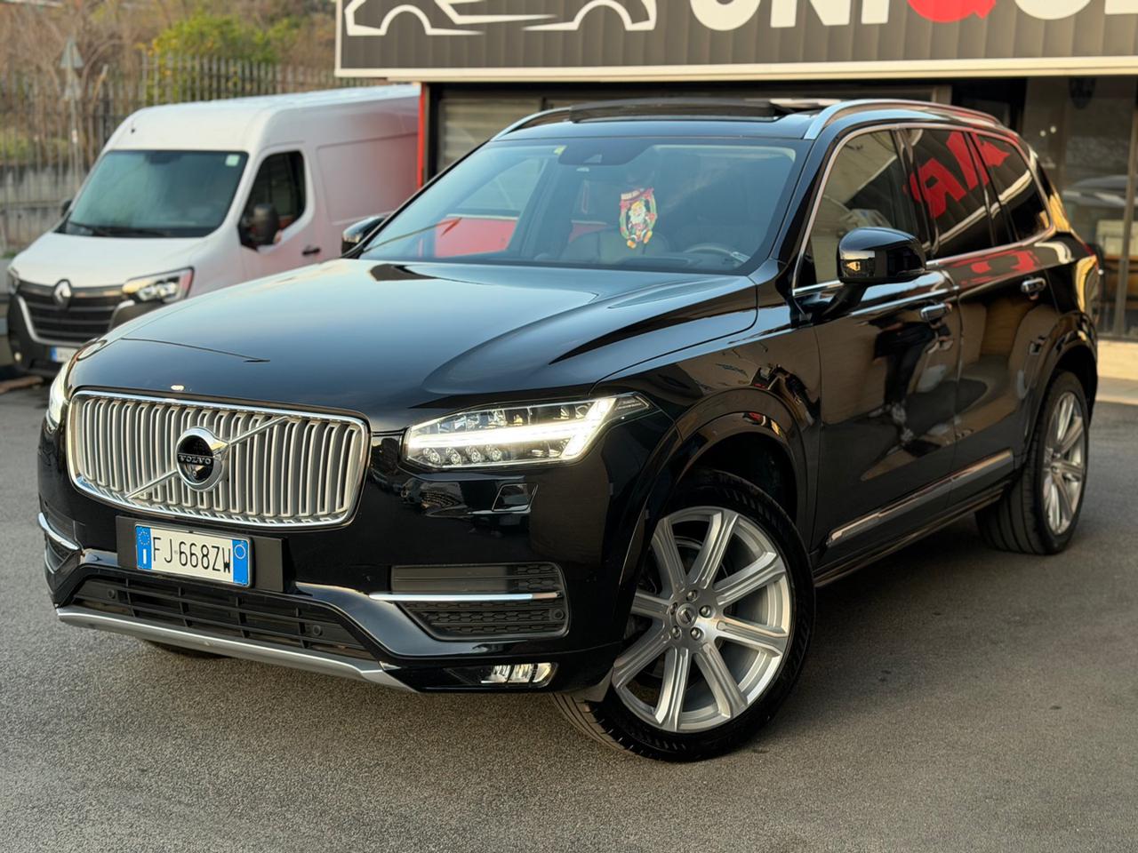 VOLVO XC90 D5 AWD Geartronic 7 posti Inscription SPORT - 4