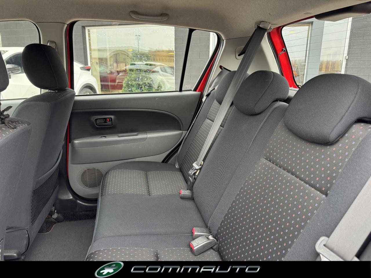 DAIHATSU Sirion 1.0 Hiro - 19