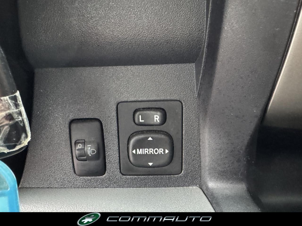 DAIHATSU Sirion 1.0 Hiro - 17