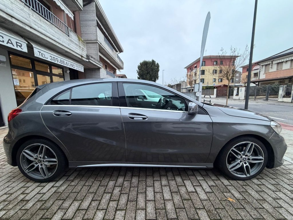 MERCEDES-BENZ A 180 d Automatic Premium - 4