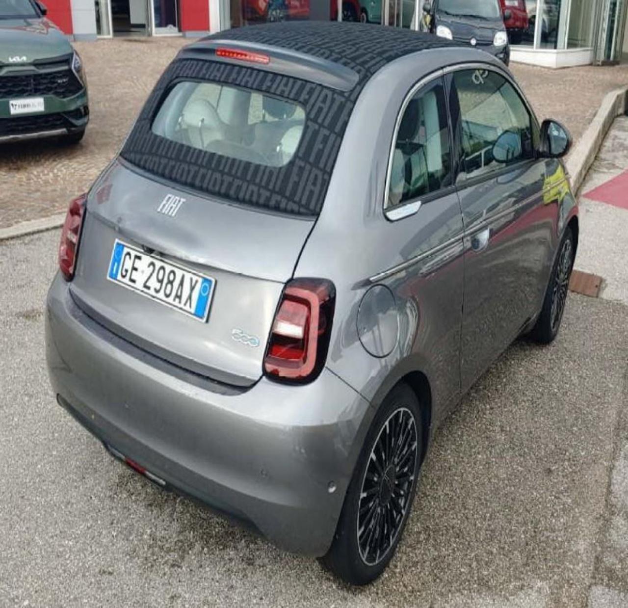 FIAT 500e Cabrio 42 kWh La Prima 320 Km autonomia - 4