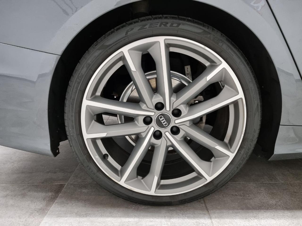 AUDI A6 Avant 40 2.0 TDI quattro ultra S tronic S-LINE - 8