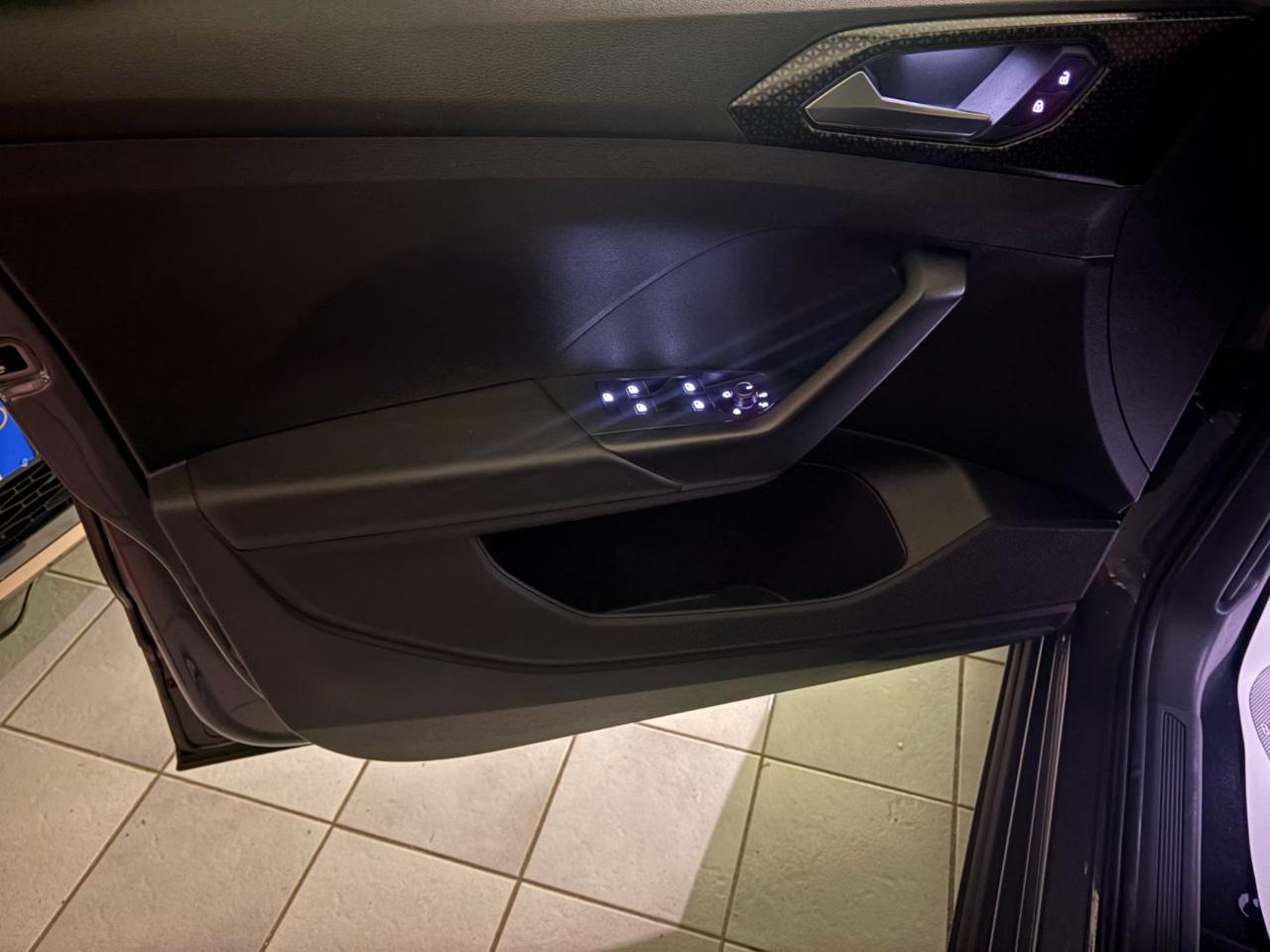 VOLKSWAGEN T-Cross 1.0 TSI 110 CV Advanced FARI FULL LED - 30