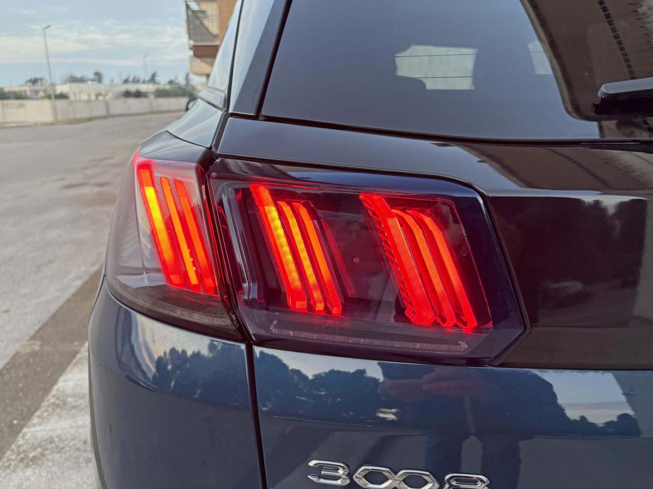 PEUGEOT 3008 1.5 BlueHDi 130 S&S Allure Pack C.AUTOMATICO - 31