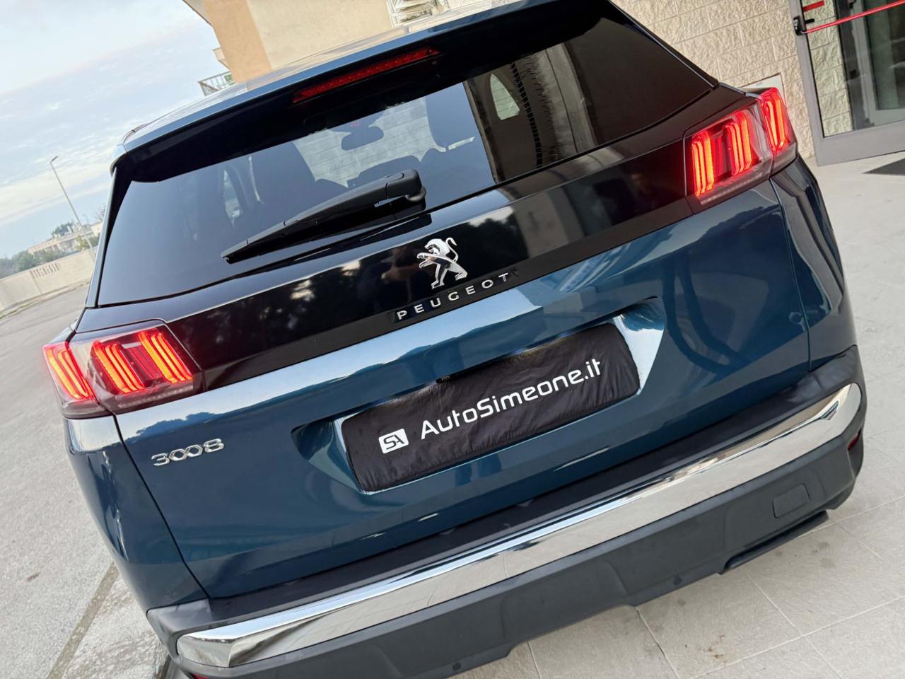 PEUGEOT 3008 1.5 BlueHDi 130 S&S Allure Pack C.AUTOMATICO - 30