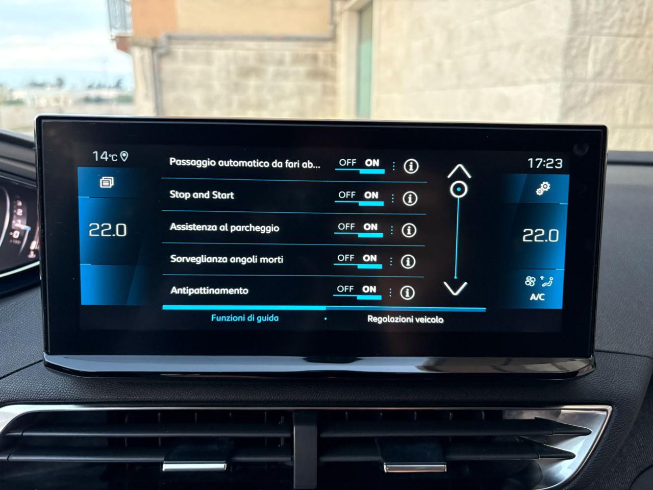 PEUGEOT 3008 1.5 BlueHDi 130 S&S Allure Pack C.AUTOMATICO - 26