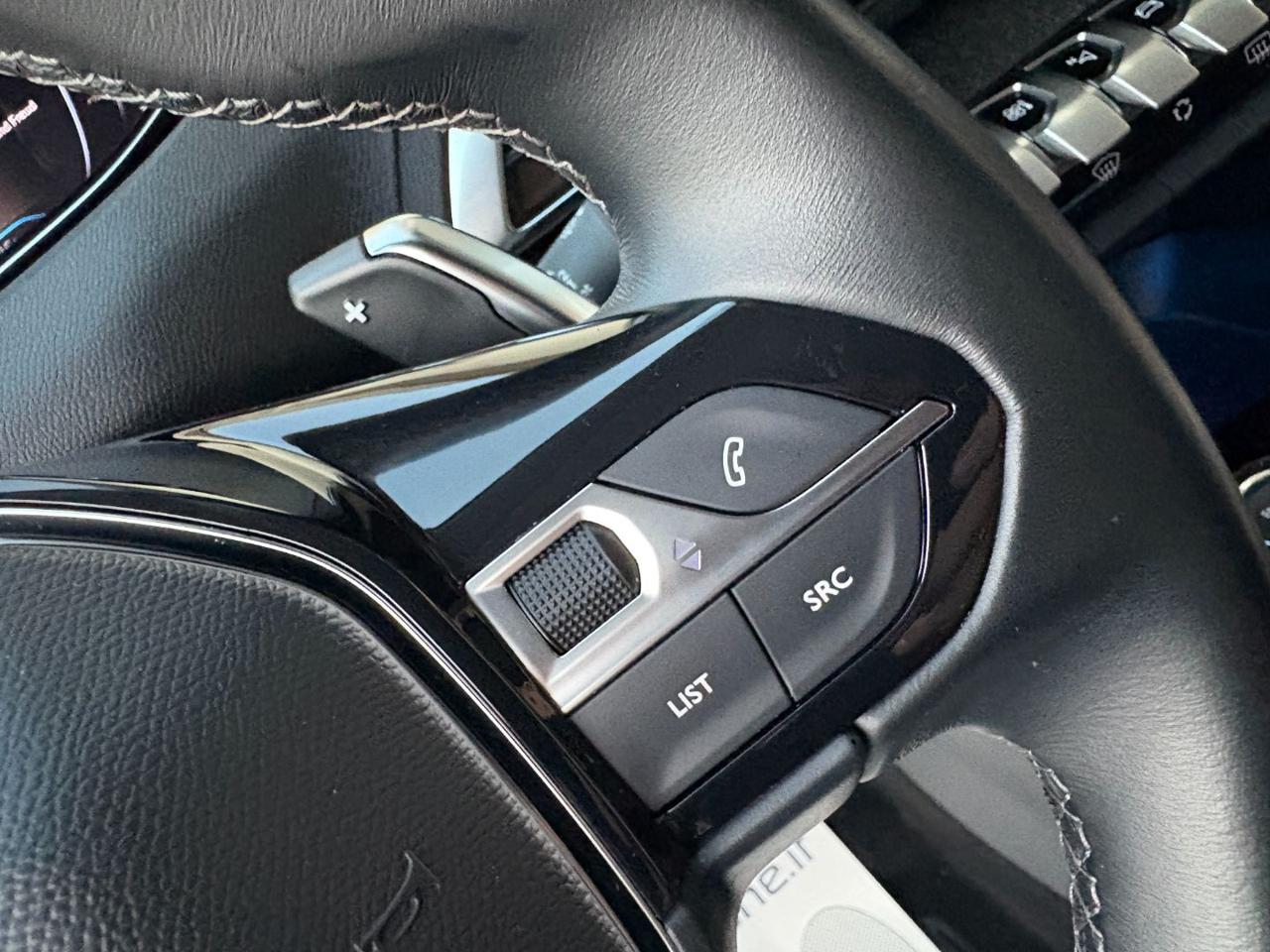 PEUGEOT 3008 1.5 BlueHDi 130 S&S Allure Pack C.AUTOMATICO - 25