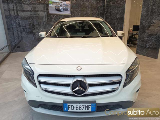 MERCEDES-BENZ GLA 200 White pastel