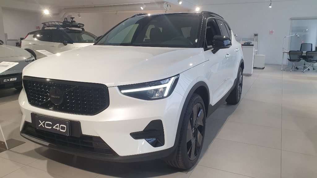 VOLVO XC40 nuova a Padova, Autoserenissima 3.0 Srl