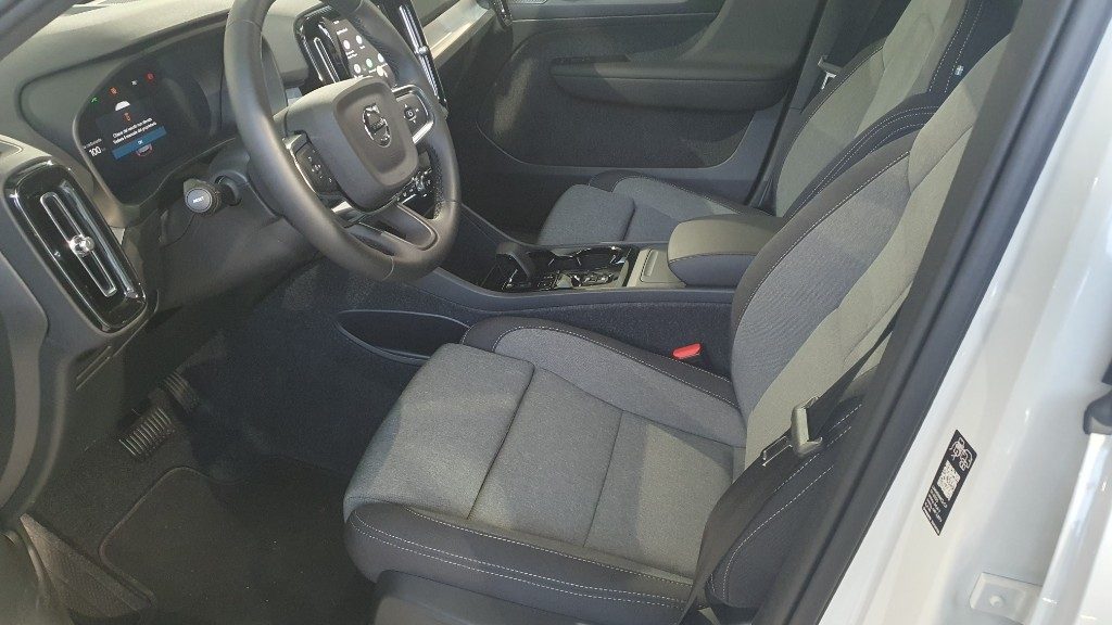 VOLVO XC40 B3 automatico Plus Black Edition - Foto 4