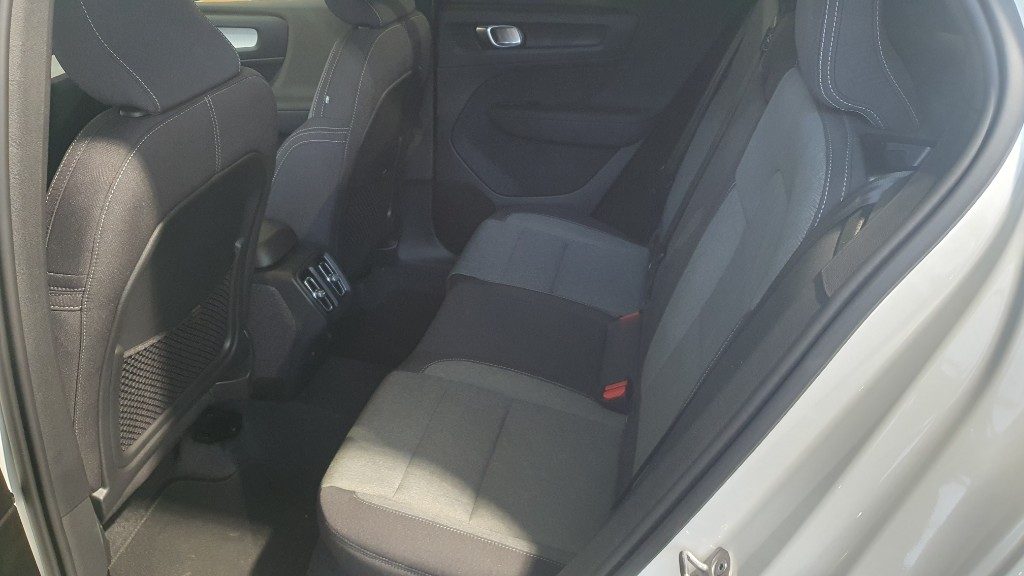 VOLVO XC40 B3 automatico Plus Black Edition - Foto 5