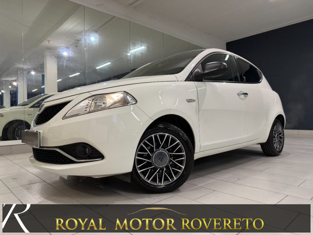 LANCIA Ypsilon Bianco pastello