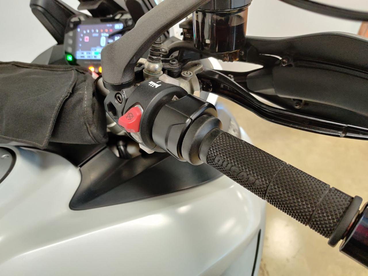 DUCATI Multistrada 1200 ENDURO WHITE - 11