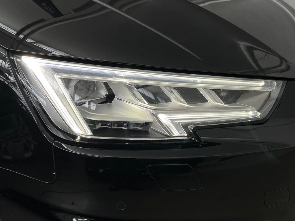 AUDI A4 Avant 40 TDI quattro S tronic S-Line - 17