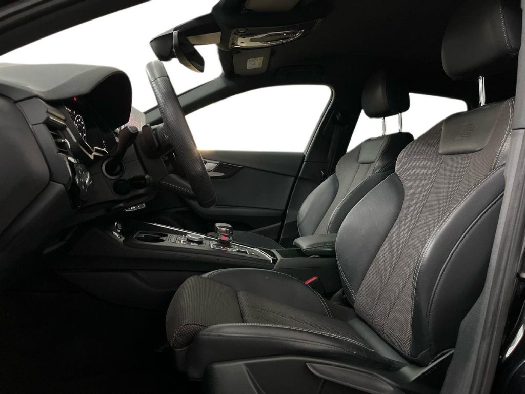 AUDI A4 Avant 40 TDI quattro S tronic S-Line - 10