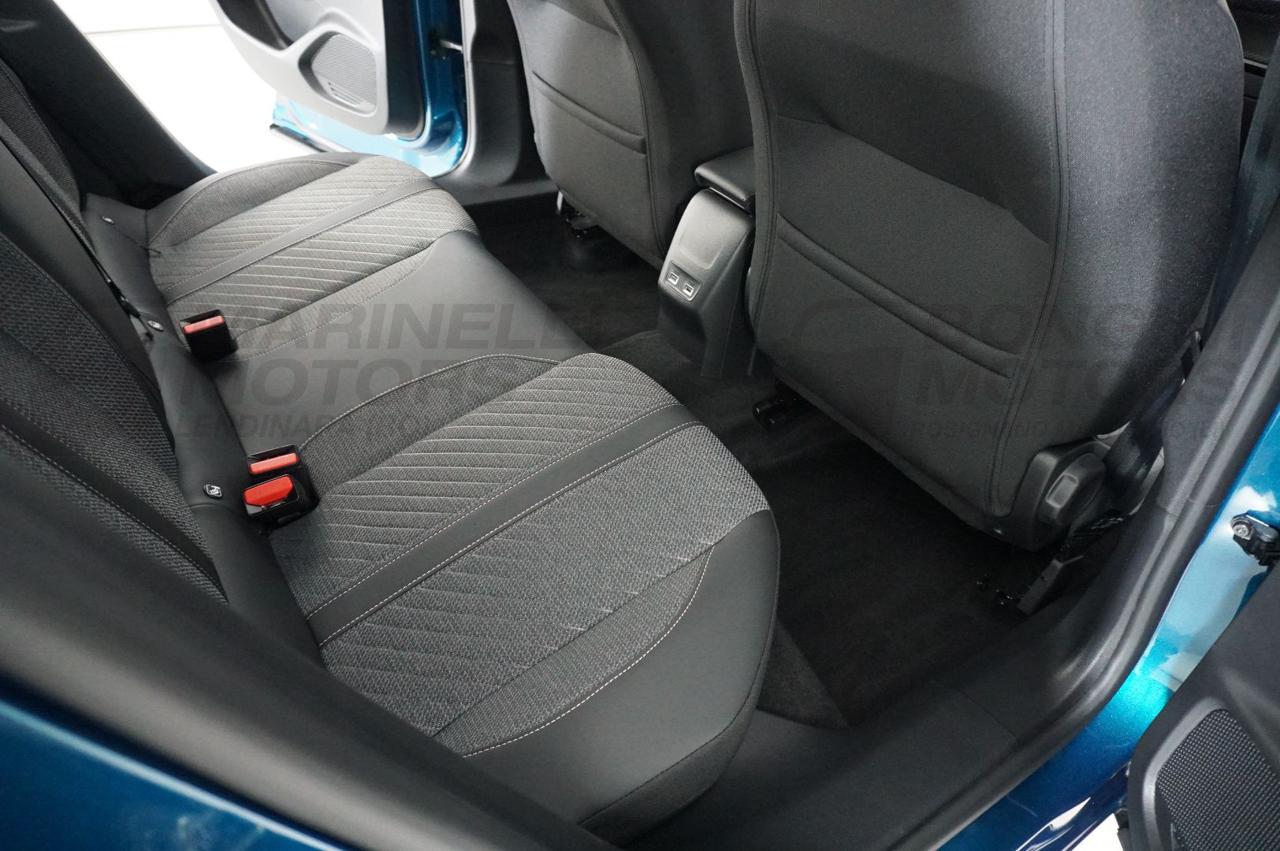 PEUGEOT 2008 1.2 PURETECH 100CV ALLURE - 11