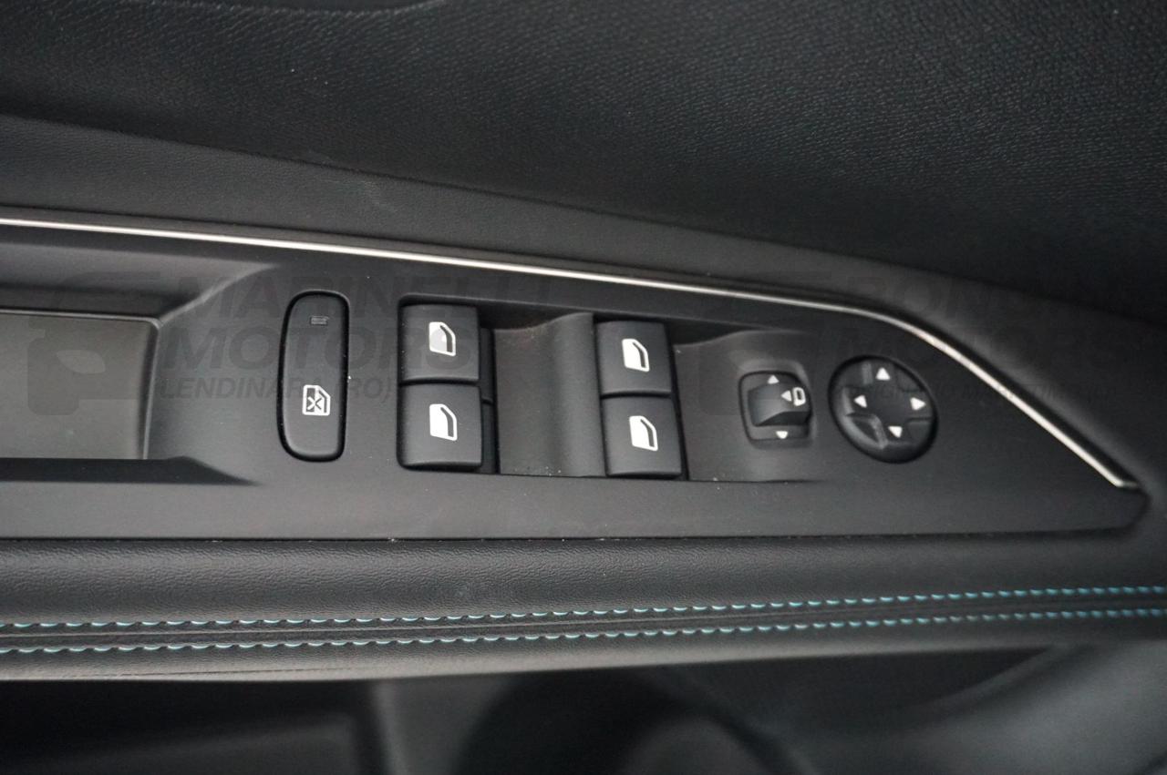 PEUGEOT 3008 1.2 130CV PURETECH ALLURE PACK - 19