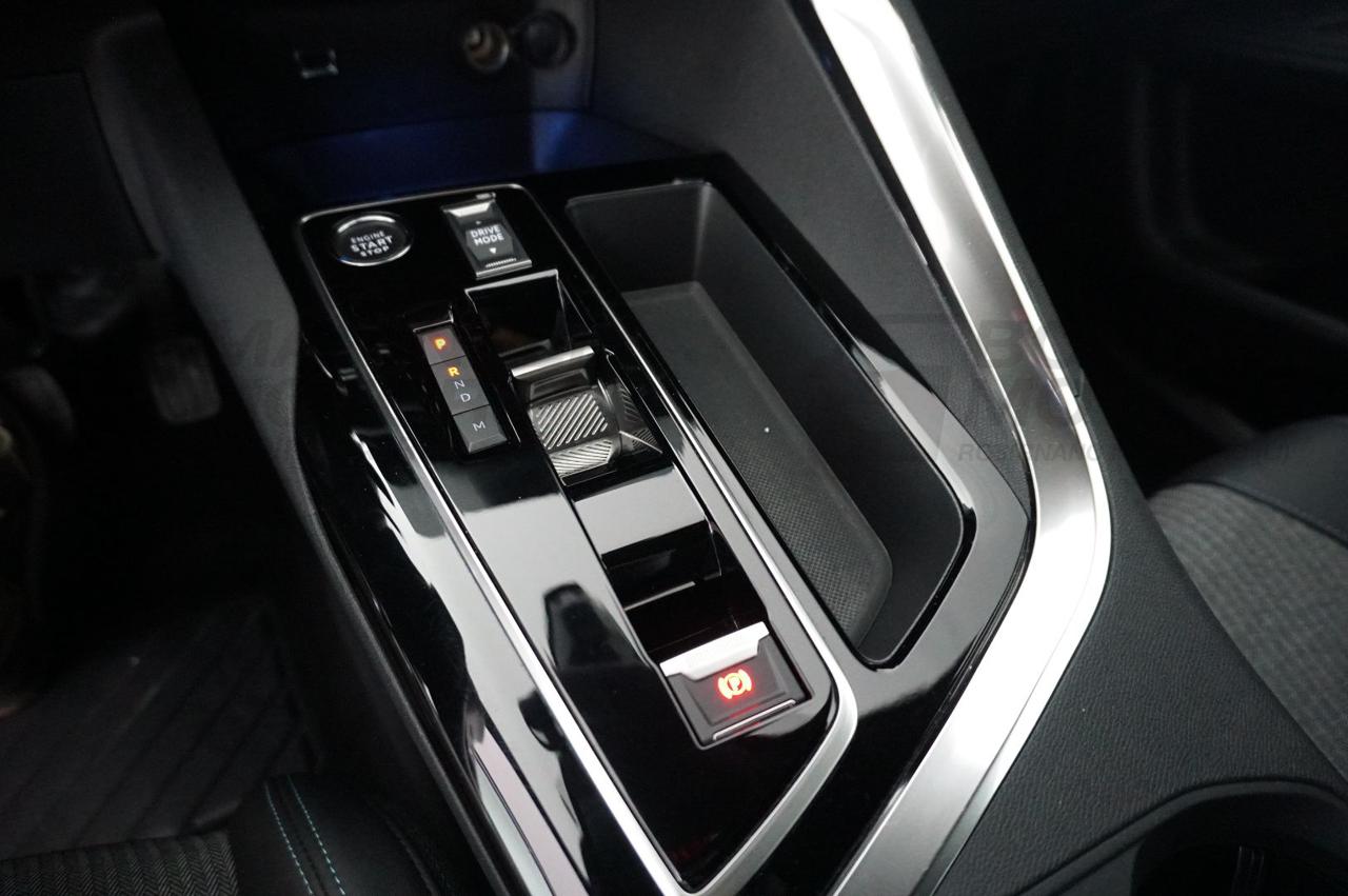 PEUGEOT 3008 1.2 136CV HYBRID E-DCS 6 ALLURE PACK - 25